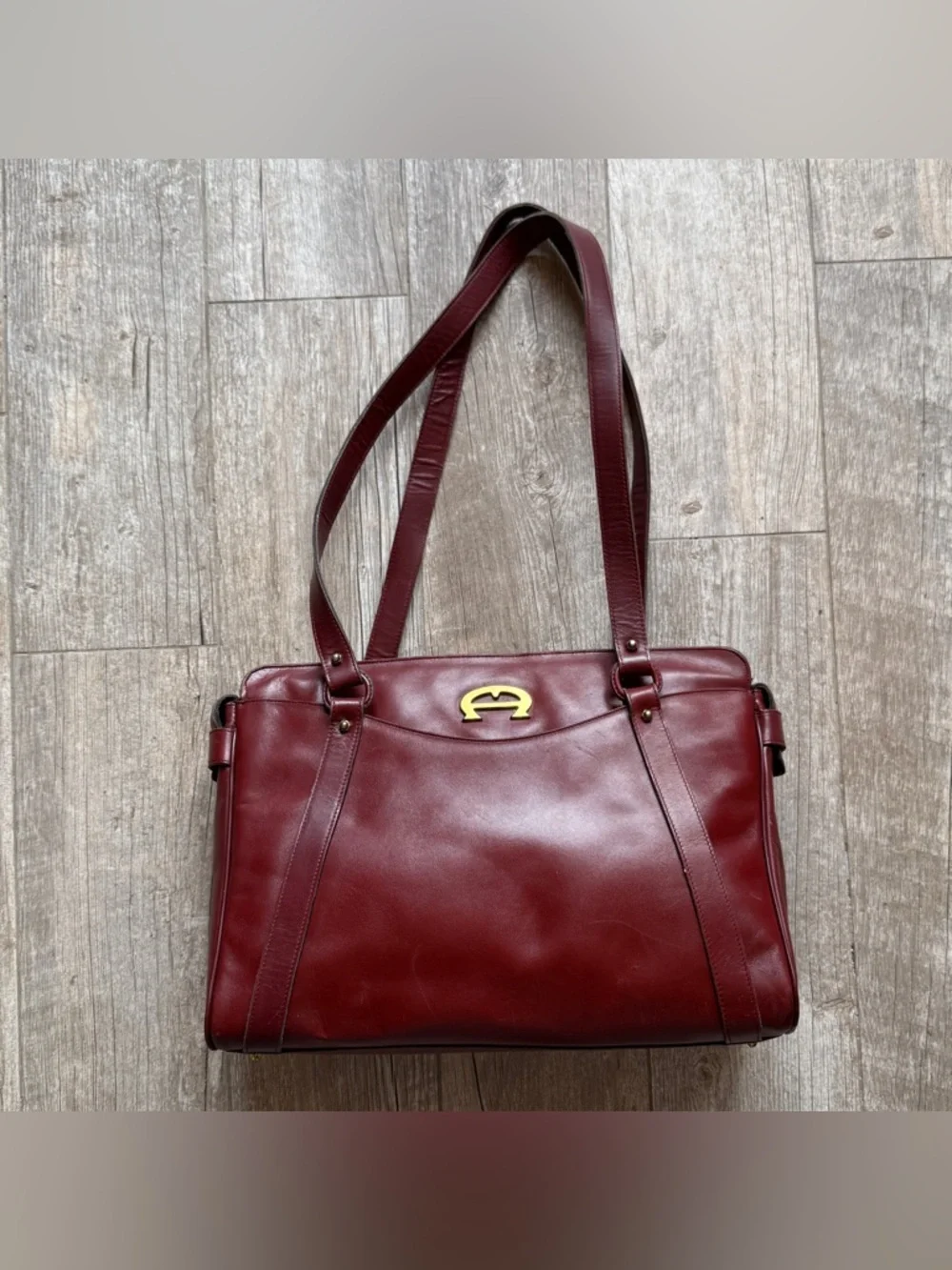 VTG ETIENNE AIGNER 
3 Striking Bags
Collectors or Sellers
Work or Play - Picture 4 of 16